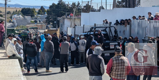 Alcalde de Muñoz 'brilla por su ausencia' mientras pobladores retienen a funcionarios; exigen mayor seguridad