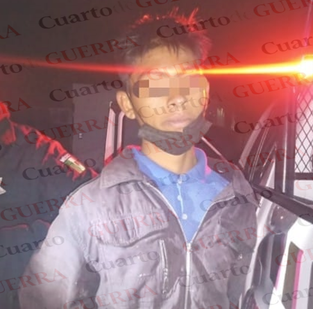 Capturan a presunto ladrón de varillas y cruces en panteón de Panotla