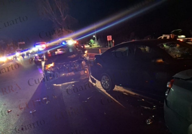 Ebrio en sentido contrario causa carambola y deja heridos en la Tlaxcala-Texmelucan