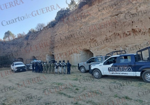 Recuperan flota de tractocamiones último modelo ocultos en las minas de Calpulalpan
