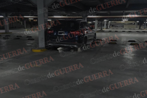 Burlan seguridad de Plaza Vértice: Roban neumático a camioneta en estacionamiento subterráneo