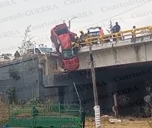 Un muerto y tres heridos, entre ellos un menor, deja aparatoso accidente en Momoxpan, Puebla