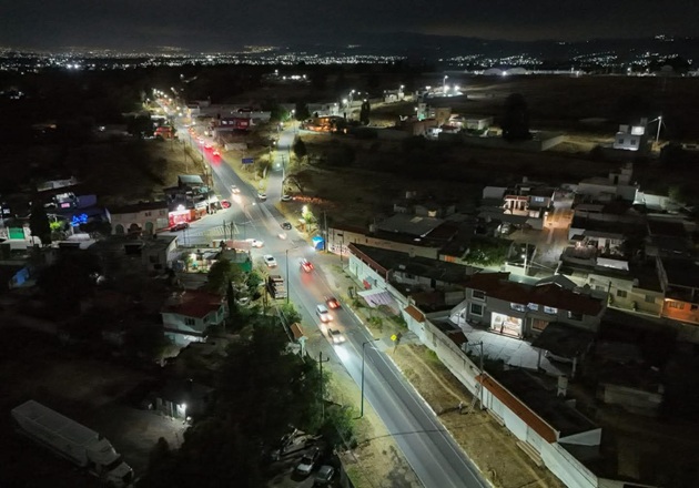 Alcalde Alfonso Sánchez García inaugura alumbrado público en la carretera Tlaxcala–Texoloc