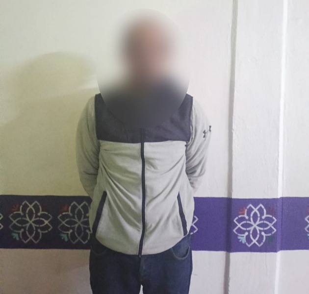 Detienen a masculino por presunto robo en establecimiento comercial en Huamantla