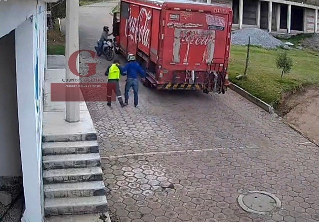 A plena luz del día, atracan a repartidores en Xaltocan; policía y alcalde brillan por su ausencia