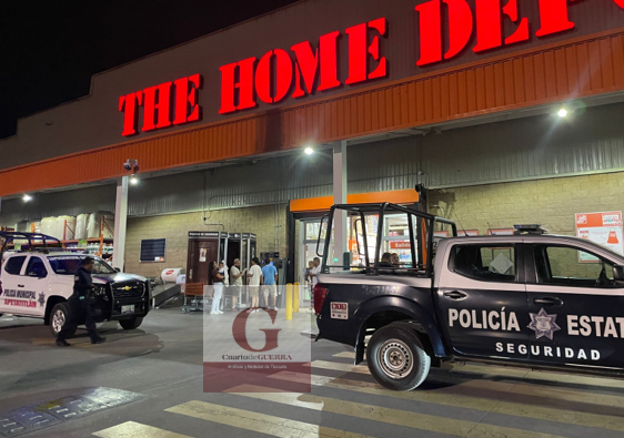 Sujetos armados asesta golpe de 50 mil pesos en Home Depot de Apetatitlán; sospechan de cómplices internos