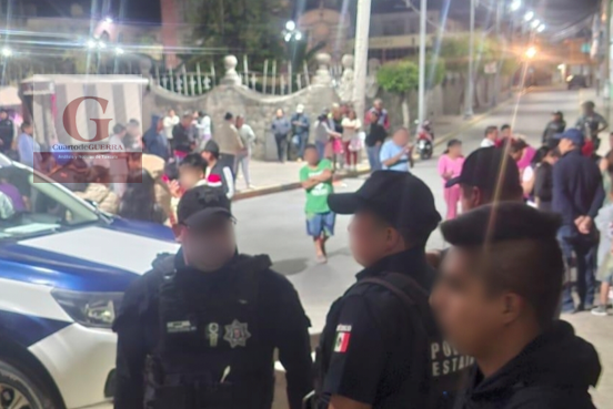 Frustran robo en consultorio de Tetlanohcan; masivo operativo policial evita linchamiento de una mujer