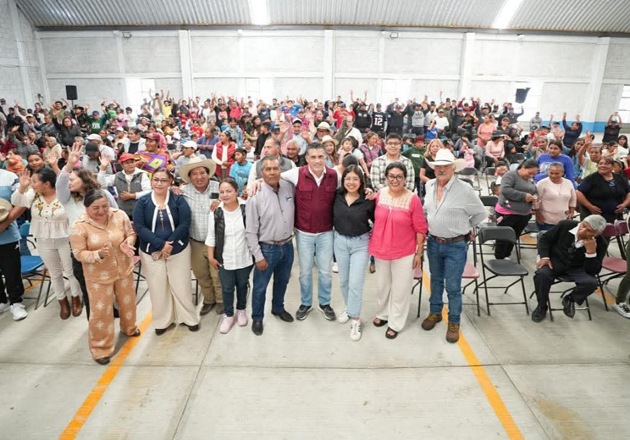 Alfonso Sánchez García reconoce el trabajo de vecinas y vecinos del oriente del estado