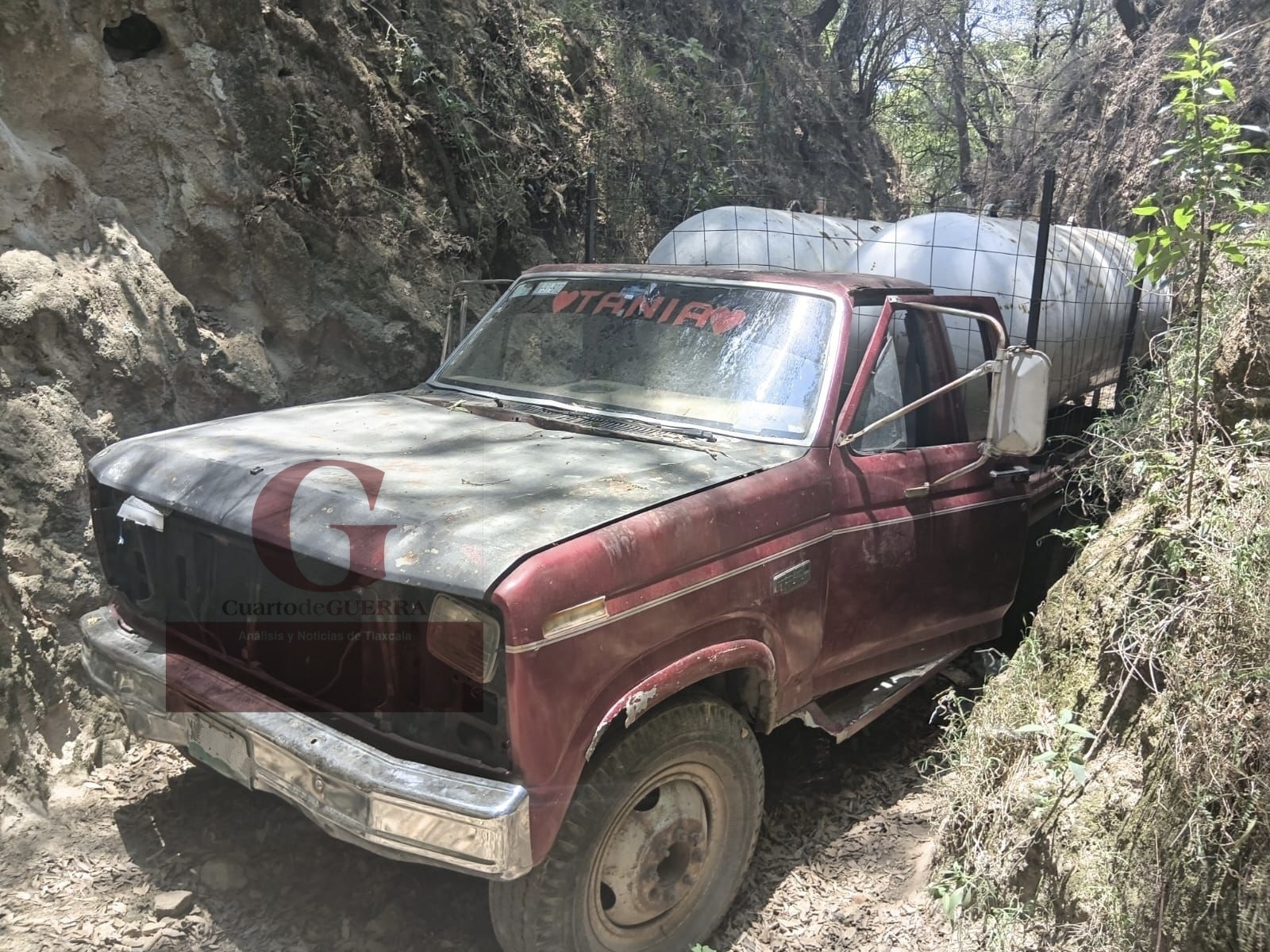 Abandonan camioneta con 20 mil litros de gas LP robado tras operativo de SSC y Marina en Ixtacuixtla