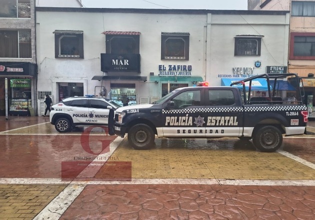 Sujetos armados asaltan joyería en pleno centro de Apizaco