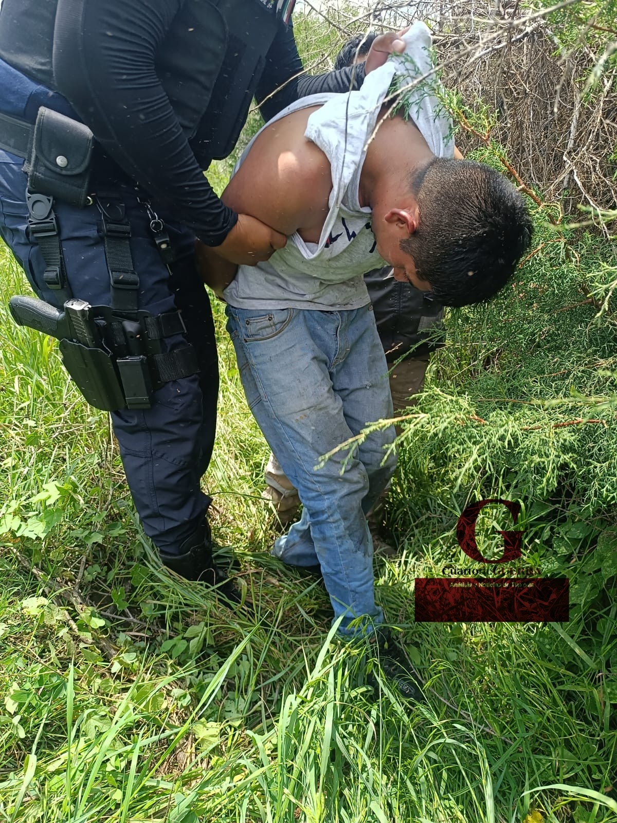 Sujeto armado con un machete roba un Oxxo en Totolac