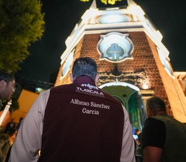 Iluminación de El Pocito de Ocotlán coloca a la capital de Tlaxcala como referente del turismo religioso: Alfonso Sánchez