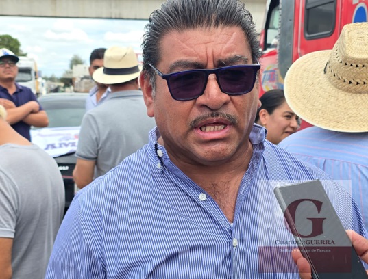 Transportistas de AMOTAC se manifiestan en la México-Veracruz en Tlaxcala; exigen frenar robos