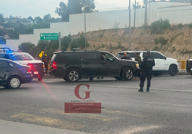 ¡Falsa alarma de comando armado! Confunden a escoltas de cantante 'El Fantasma' en Gran Patio