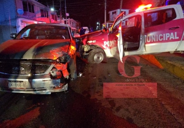 Ebrios chocan patrulla municipal en Huiloapan, Panotla y dejan a tres oficiales lesionados