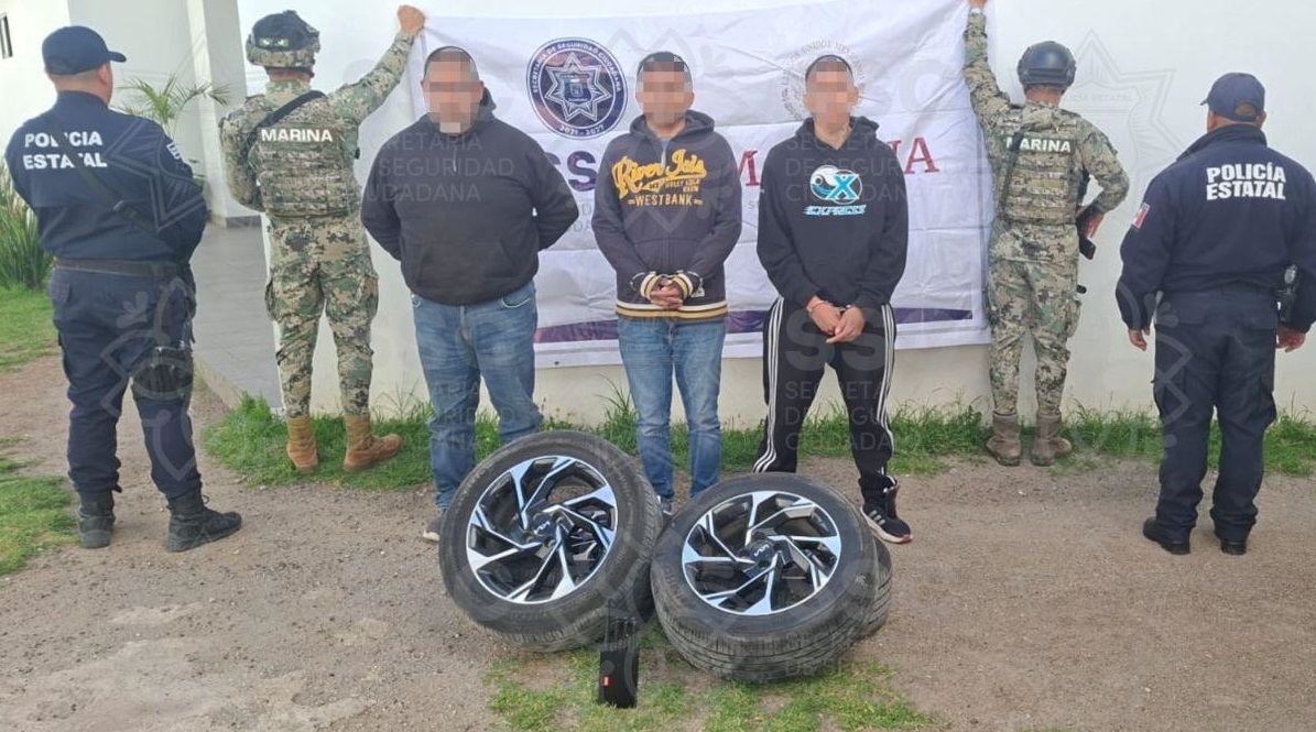 Detienen SSC y Marina a tres sujetos por robo de autopartes en Calpulalpan
