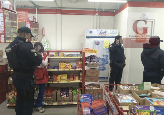 Par de motociclistas armados asalta tienda y huye con 5 mil pesos en Cuapiaxtla