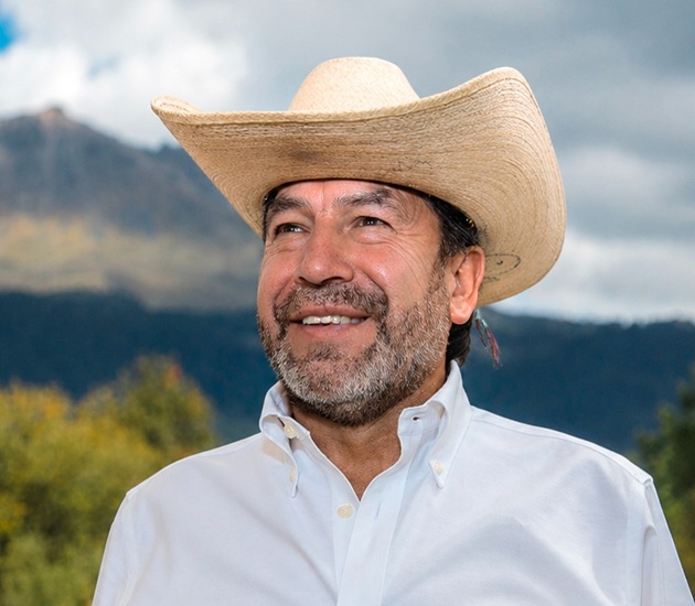 Ray Vázquez: del rancho y el campo, a la vida pública