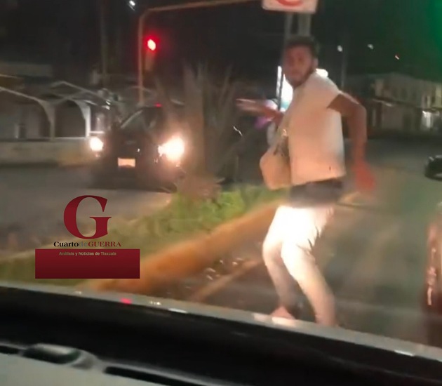Ebrio conductor ataca vehículo de una pareja en Zacatelco