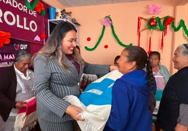 Blanca Angulo convive con adultas mayores de grupo 'La Alegría de la Malintzi'