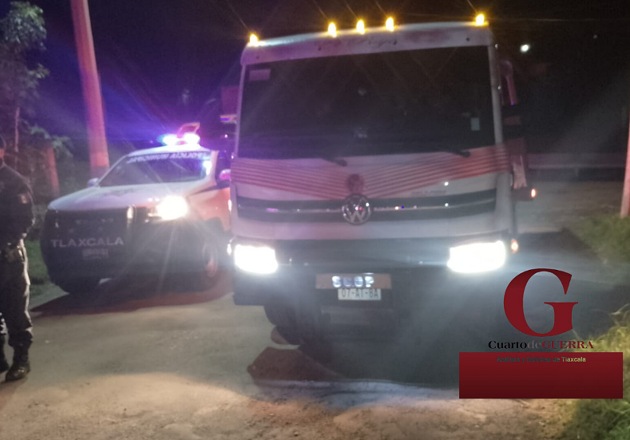 Comando asalta casa en Tizatlán; policías recuperan camioneta tras persecución
